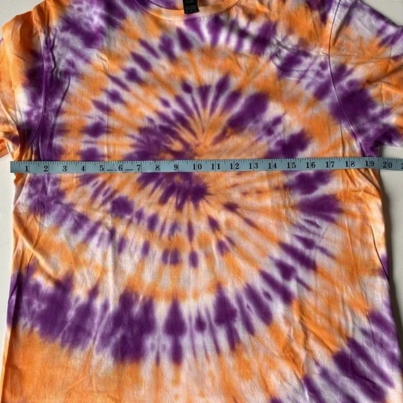 GILDAN Soft Style | Tie-Dye T-Shirt | Color:  Purple & Orange | Size: M … - Picture 6 of 8